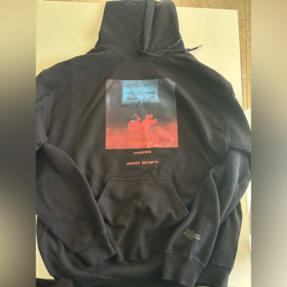 NWOT Billie Eilish Official Hit Me Hard and Soft Tour Merch Hoodie Size M